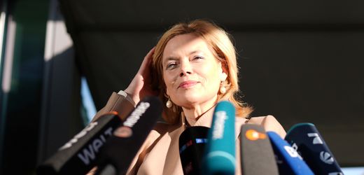 Julia Klöckner: Unionsfraktion nominiert CDU-Politikerin als Bundestagspräsidentin