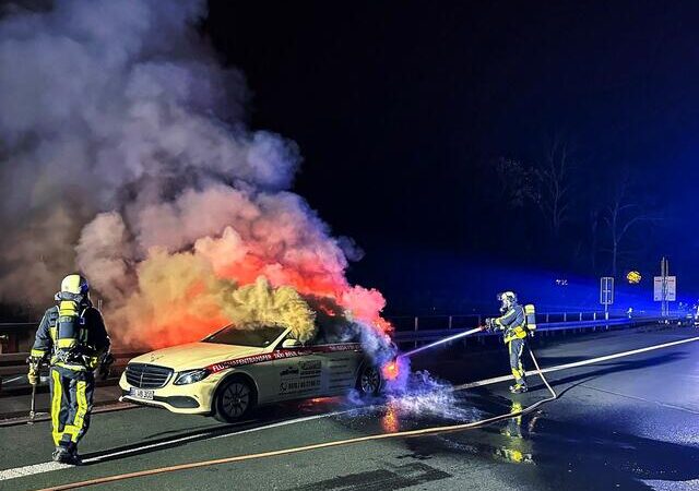 Brand eines PKWs in der Nacht von Sonntag auf Montag auf der A40