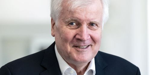 Horst Seehofer wirft CDU/CSU wegen neuer Schulden Wortbruch vor