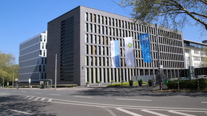 Bochum: Konzern schmeißt hunderte Mitarbeiter raus – sie fallen aus allen Wolken