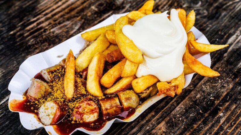 Bochum gegen Dortmund gegen Essen: Ruhrpott-König macht ultimativen Currywurst-Test: „Boah, alta“